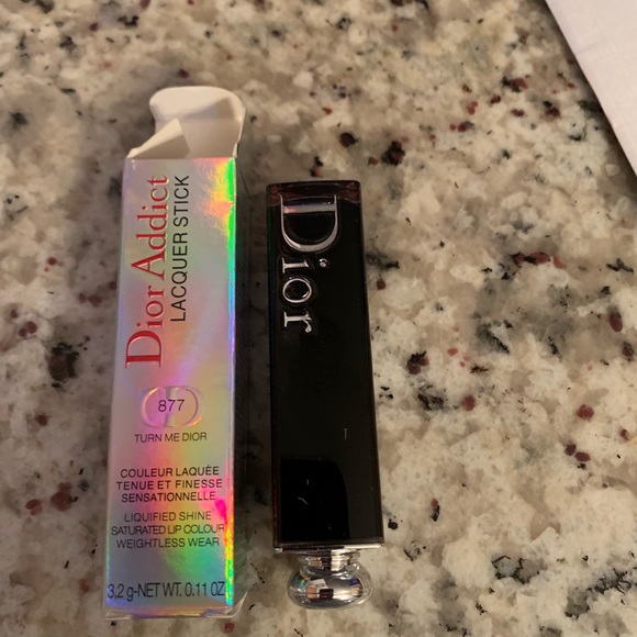 Lipstick - Picture 3 of 4